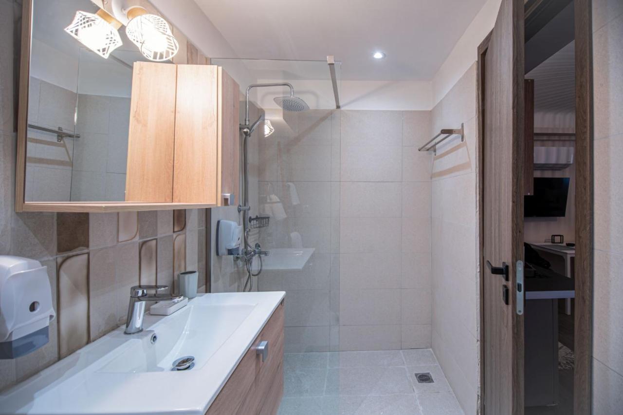 Niki Athens Suites - Cosy Suite In The Historical Center Of Афіни Екстер'єр фото